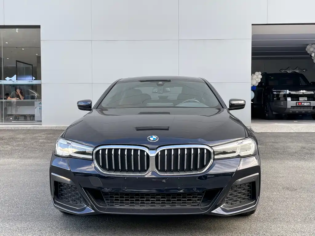 BMW 5 Series — фото 2