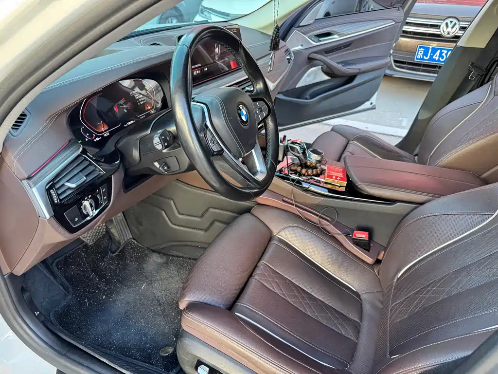 BMW 5 Series — фото 9