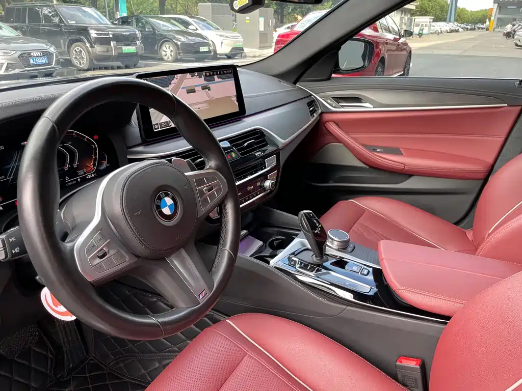 BMW 5 Series — фото 11