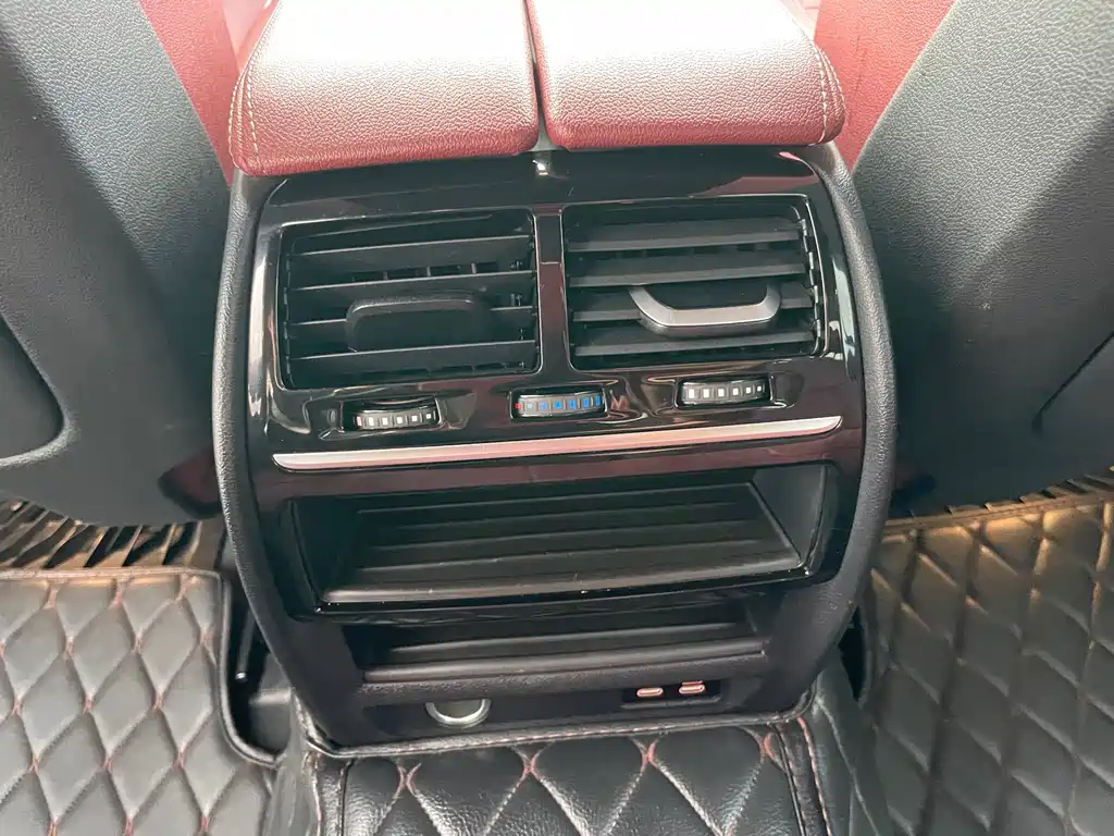 BMW 5 Series — фото 14
