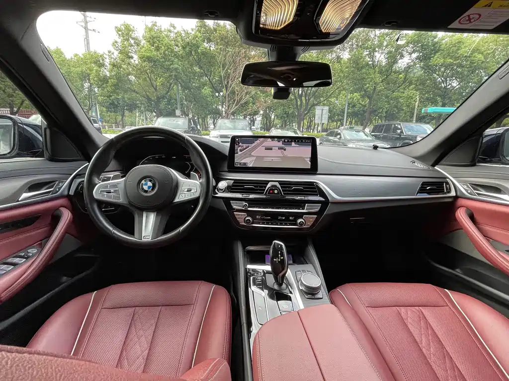 BMW 5 Series — фото 15