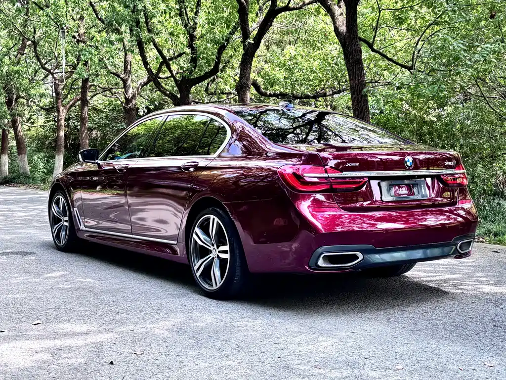 BMW 7 Series — фото 11