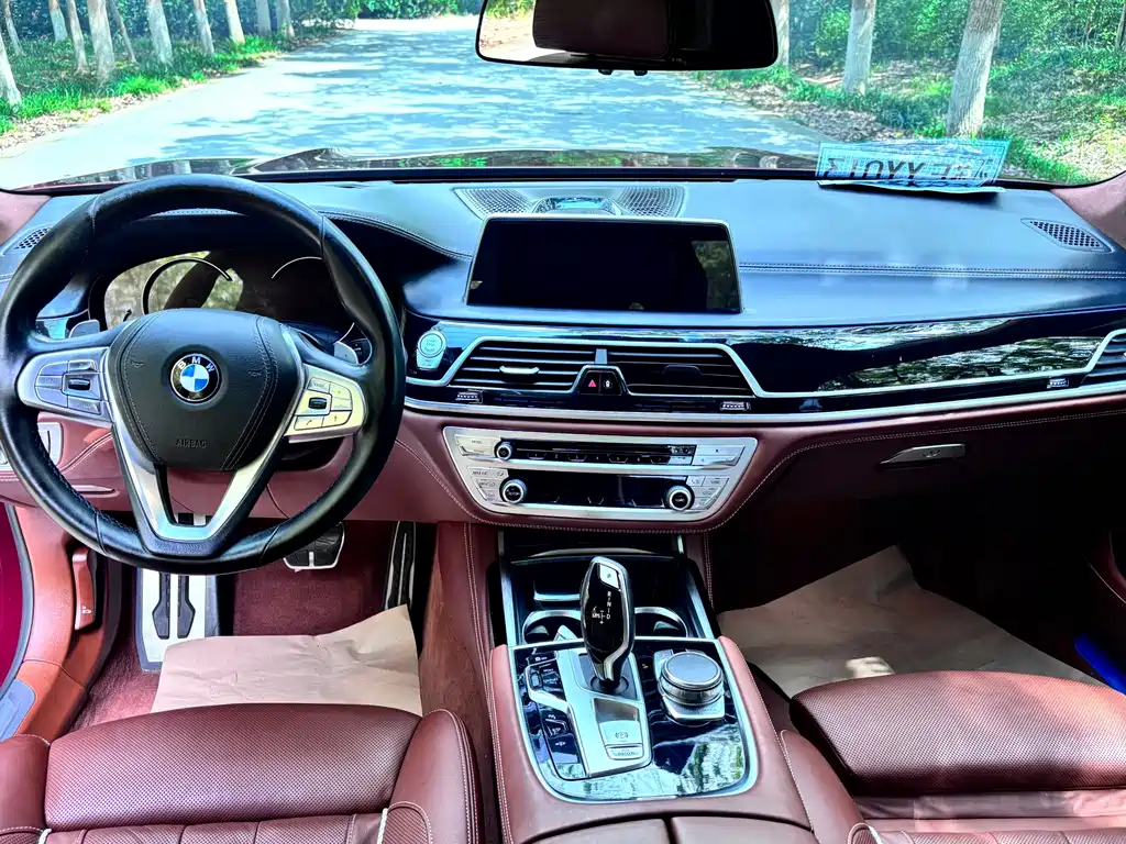 BMW 7 Series — фото 5