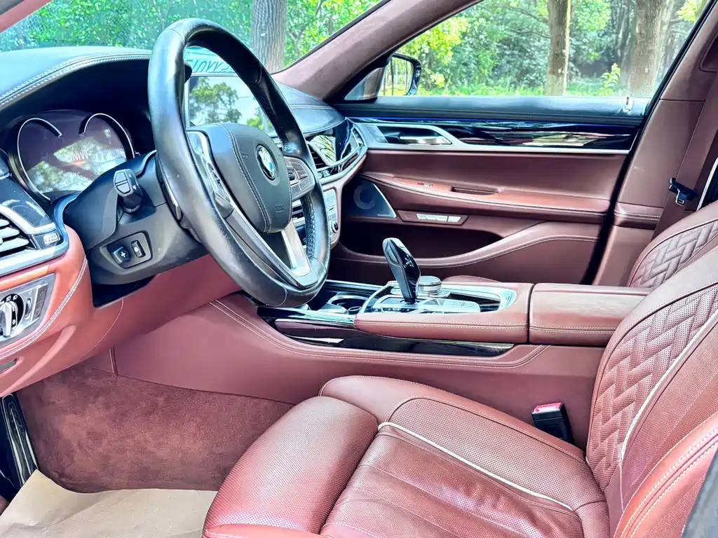 BMW 7 Series — фото 6