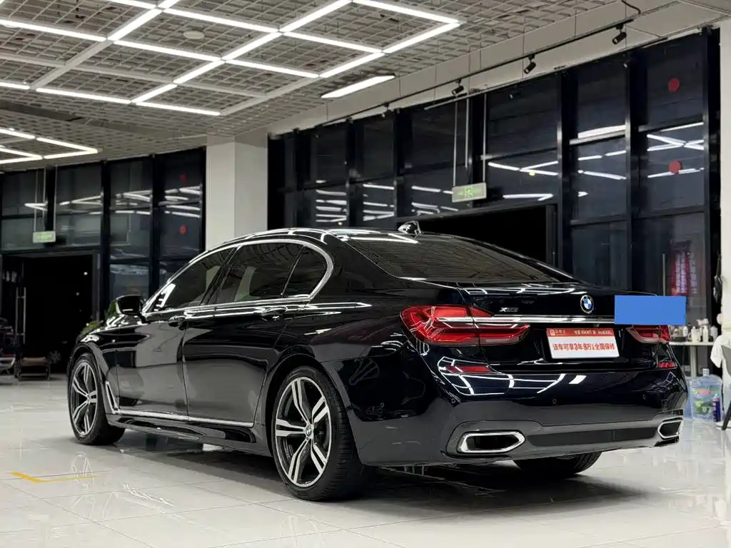 BMW 7 Series — фото 3