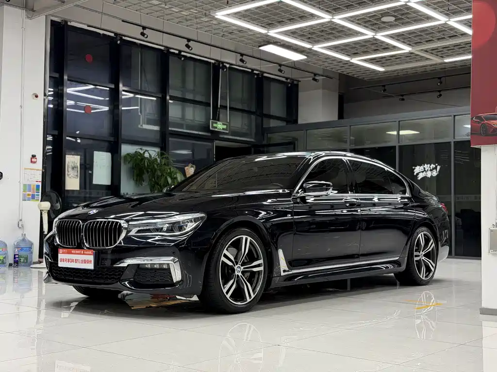 BMW 7 Series — фото 1