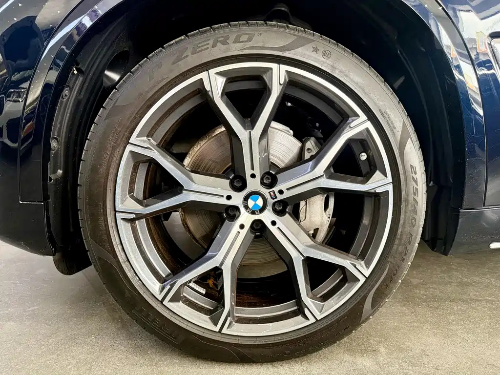 BMW X5 — фото 17