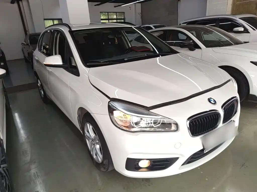 BMW 2 Series Active Tourer — фото 22
