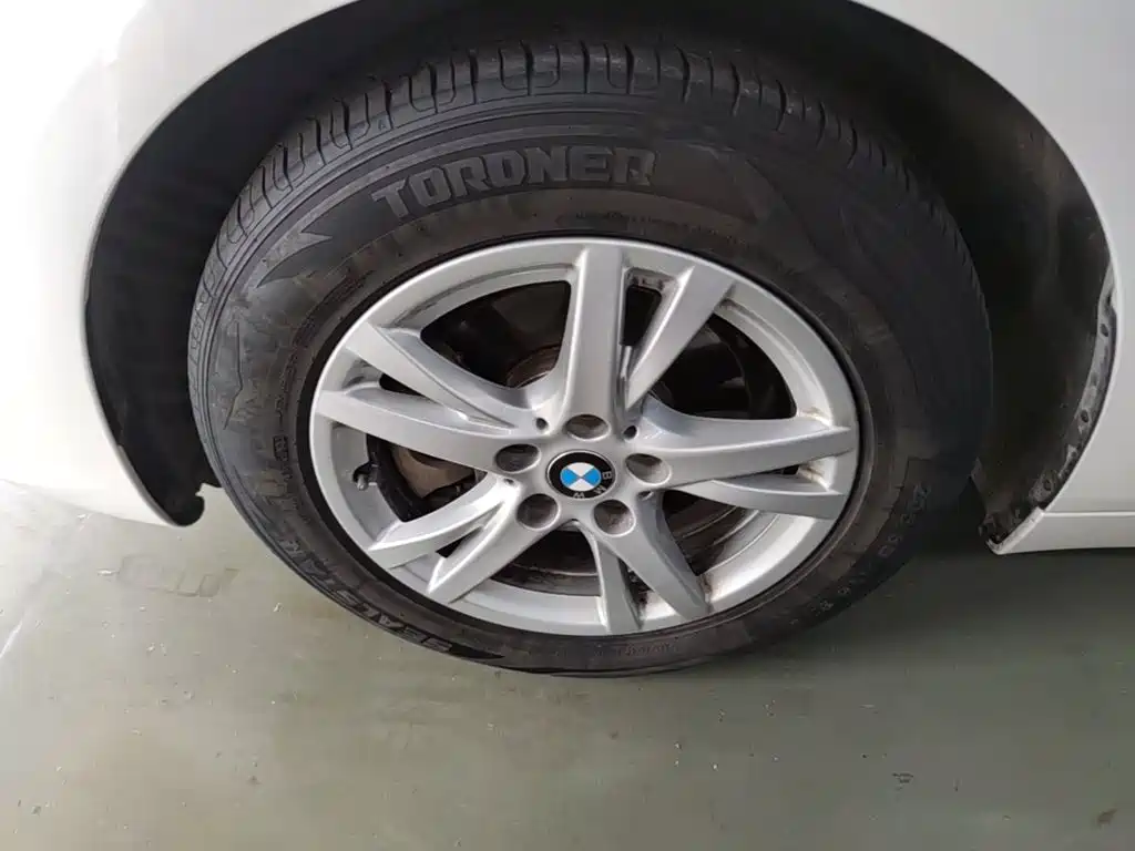 BMW 2 Series Active Tourer — фото 25