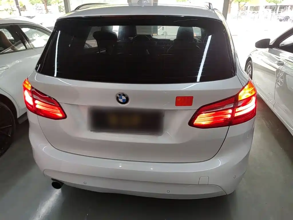 BMW 2 Series Active Tourer — фото 4