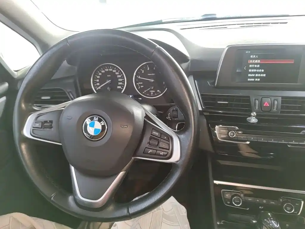 BMW 2 Series Active Tourer — фото 6