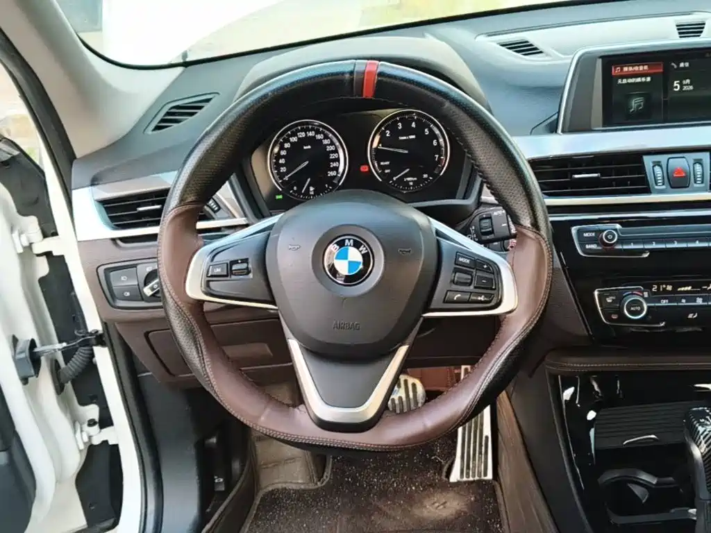BMW X1 — фото 11