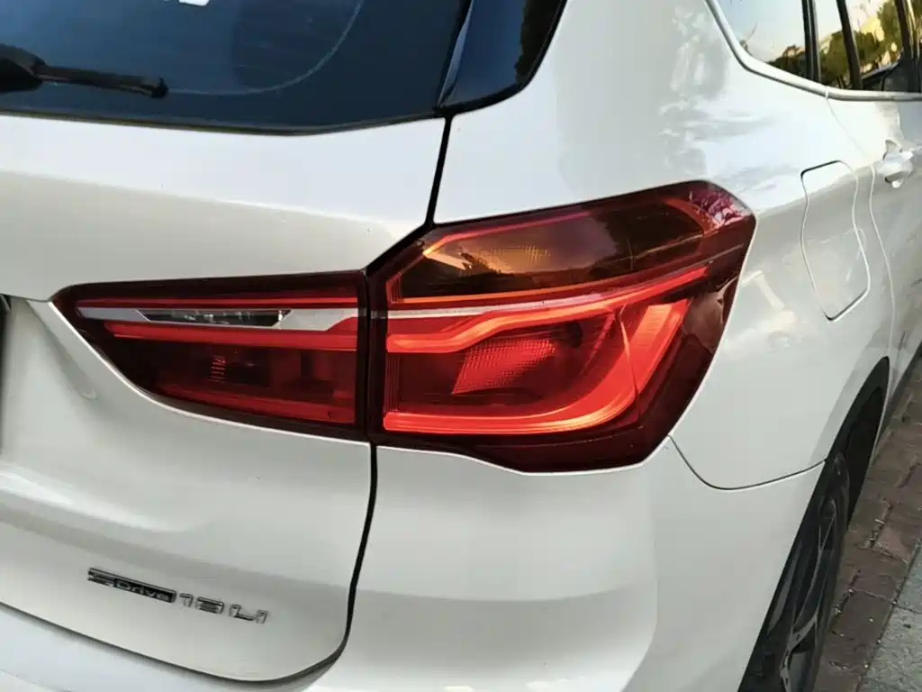 BMW X1 — фото 8