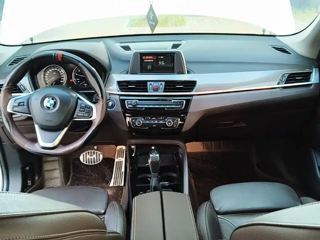 BMW X1 — фото 10