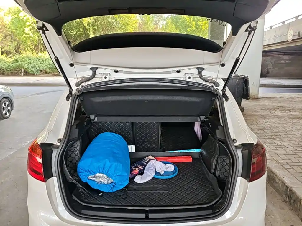 BMW 2 Series Active Tourer — фото 19