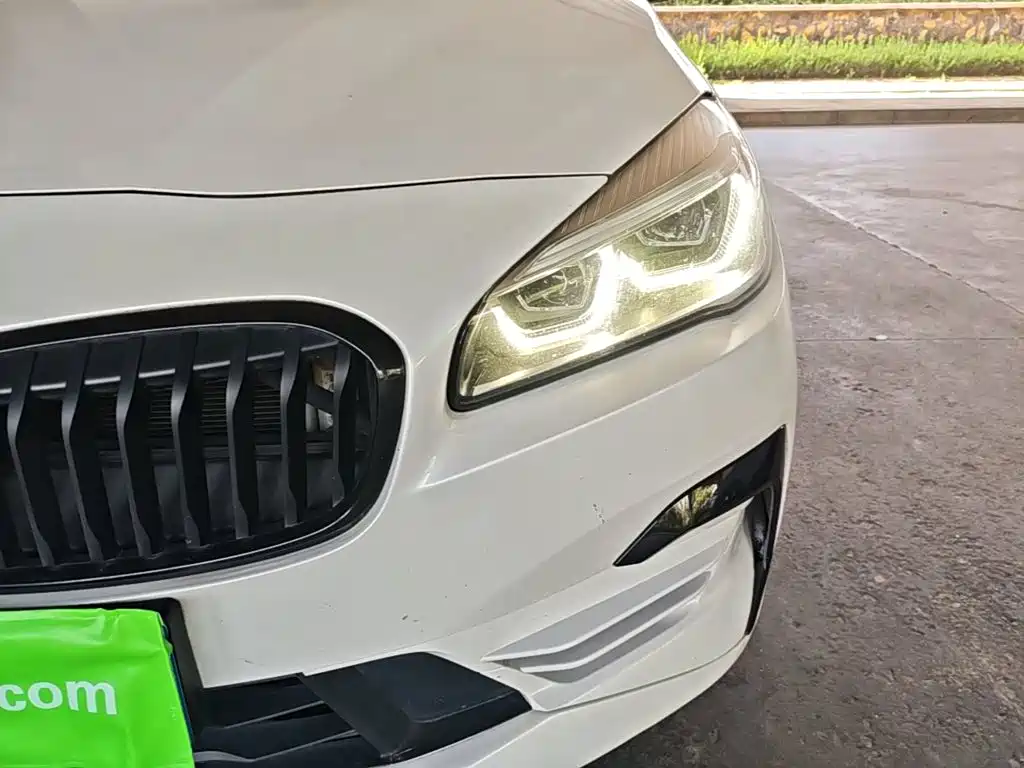BMW 2 Series Active Tourer — фото 24