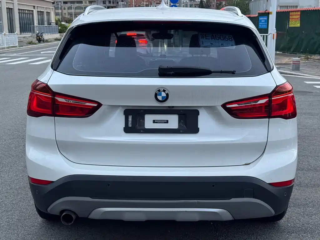 BMW X1 — фото 8