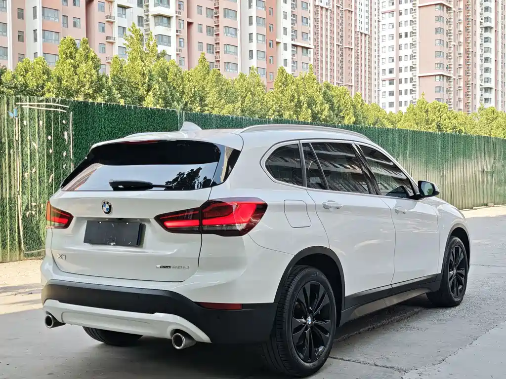 BMW X1 — фото 8