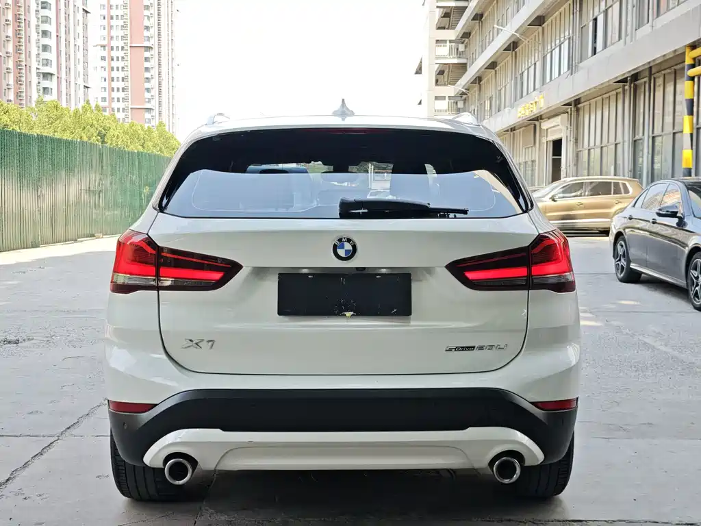 BMW X1 — фото 9