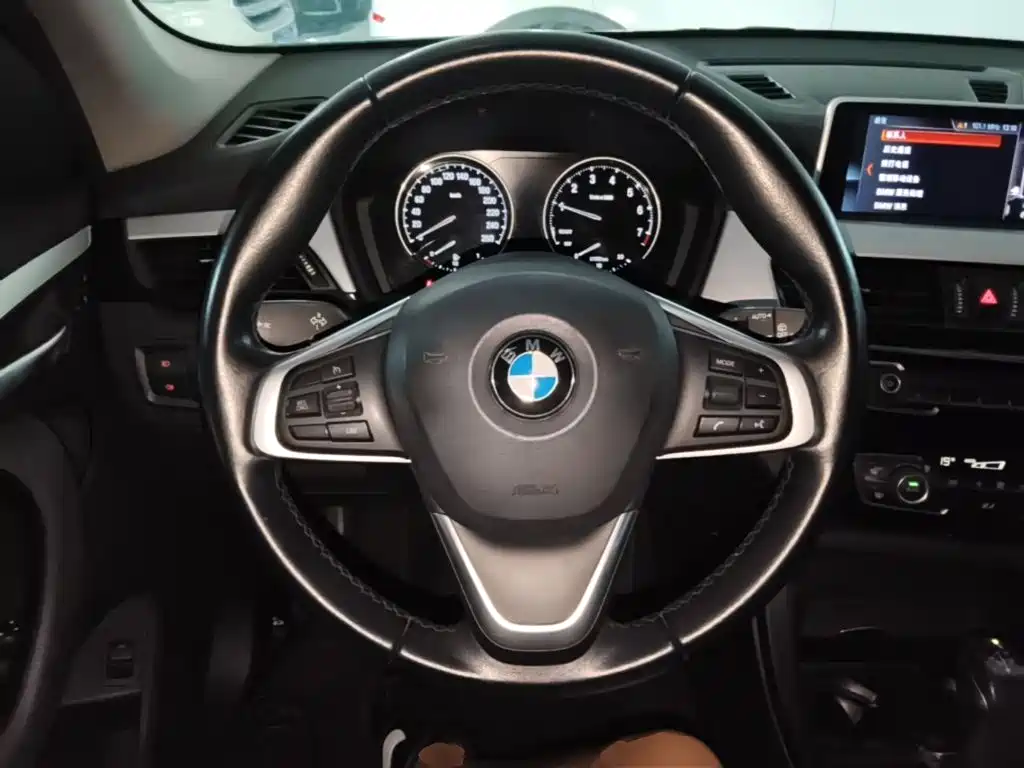 BMW X1 — фото 11