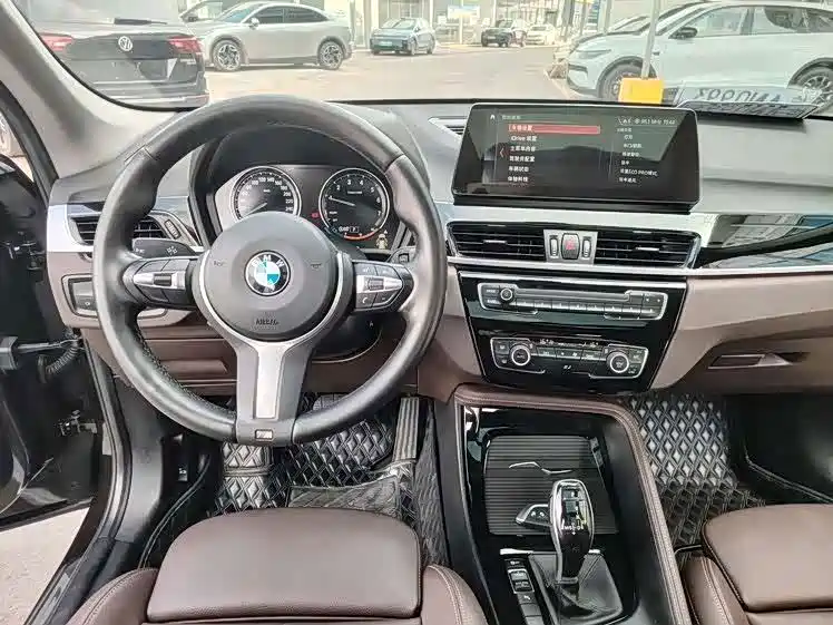 BMW X1 — фото 10