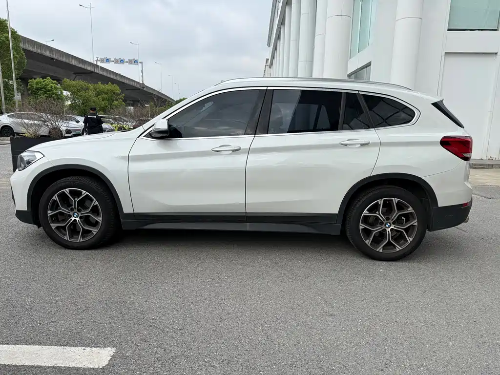 BMW X1 — фото 3