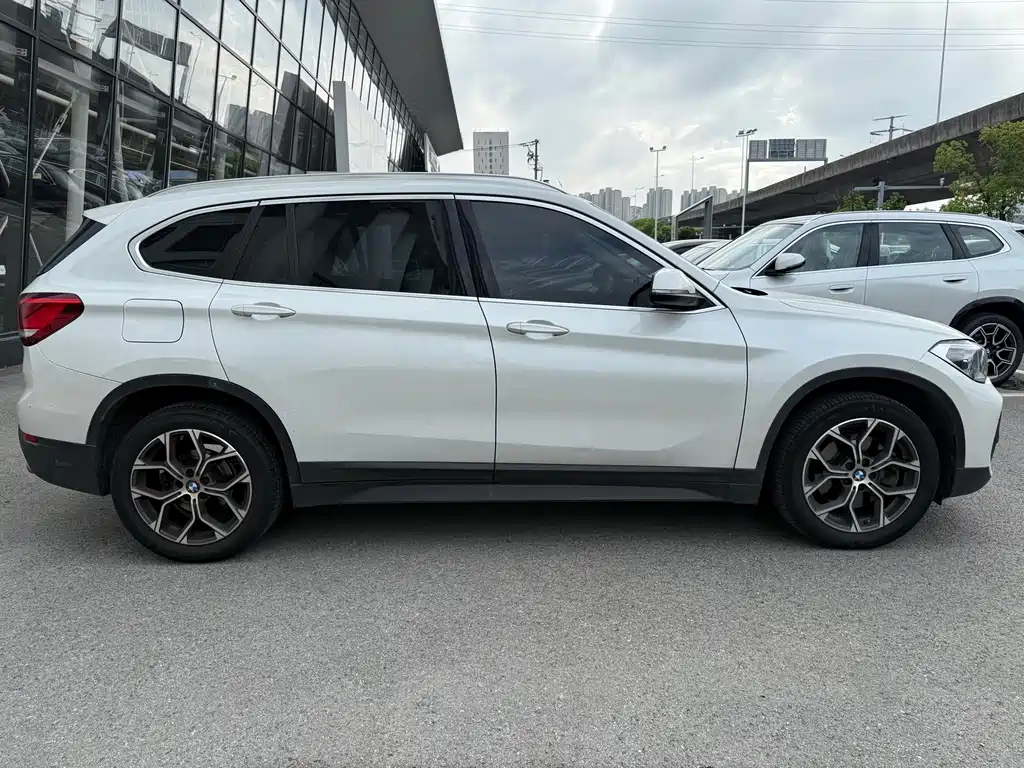 BMW X1 — фото 10