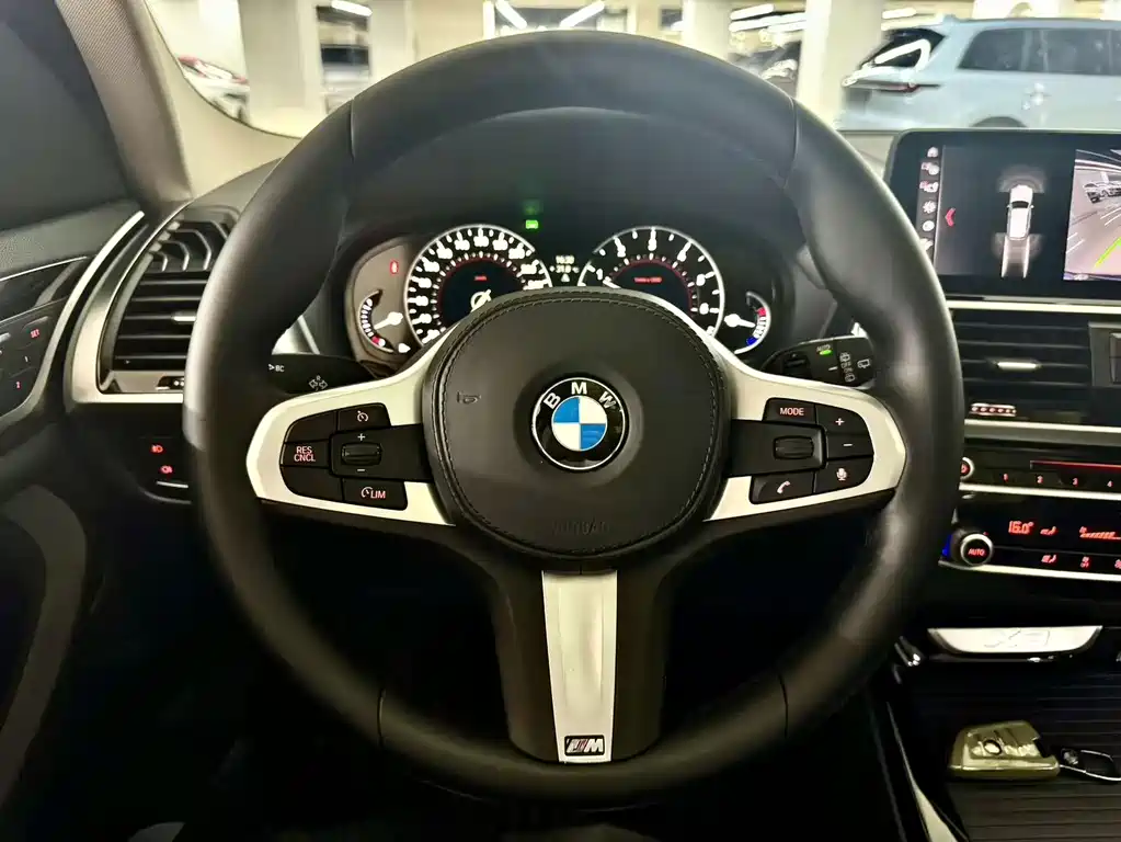 BMW X3 — фото 8