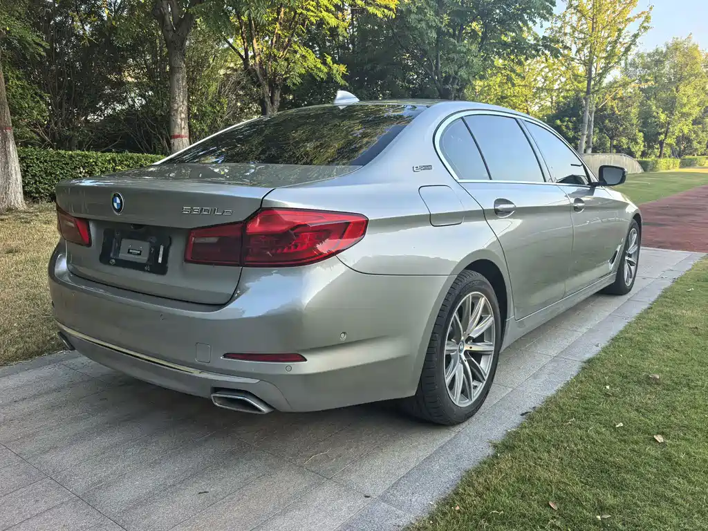 BMW 5 Series New Energy — фото 9