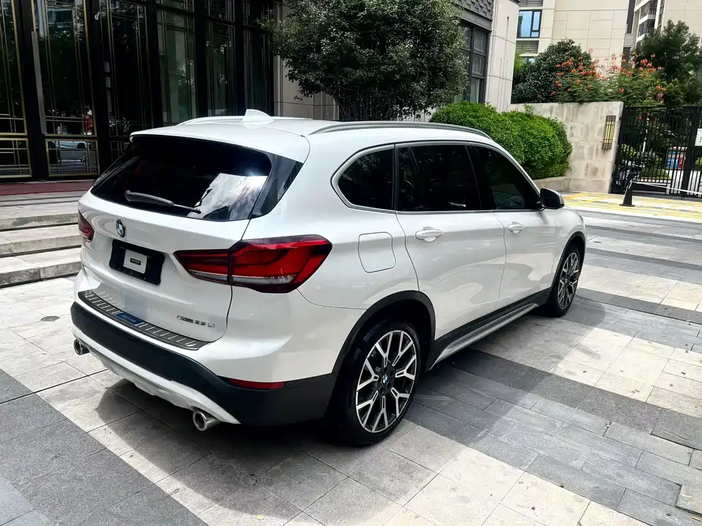 BMW X1 — фото 5