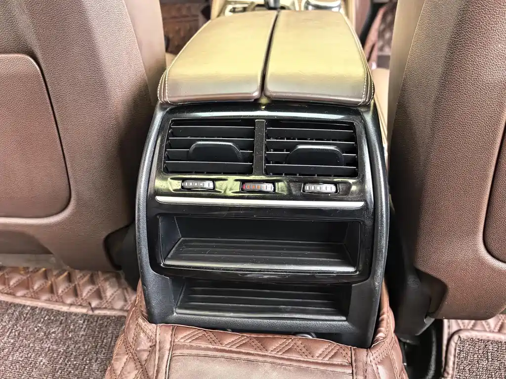 BMW 5 Series New Energy — фото 14