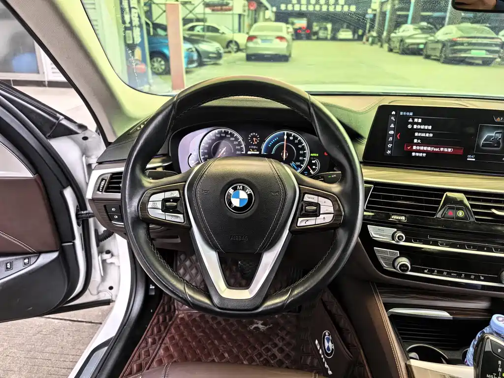 BMW 5 Series New Energy — фото 15