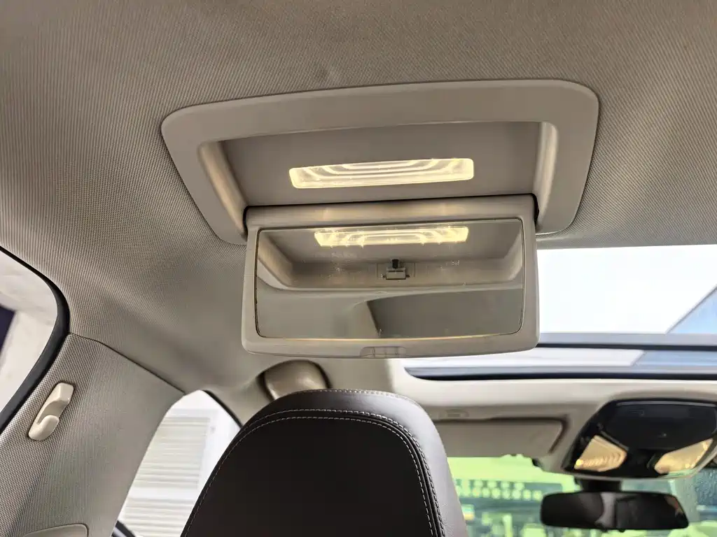 BMW 5 Series New Energy — фото 19