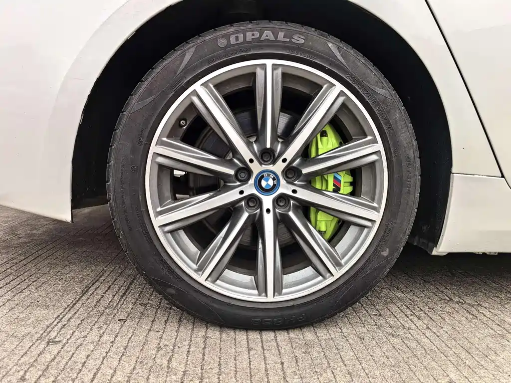 BMW 5 Series New Energy — фото 20
