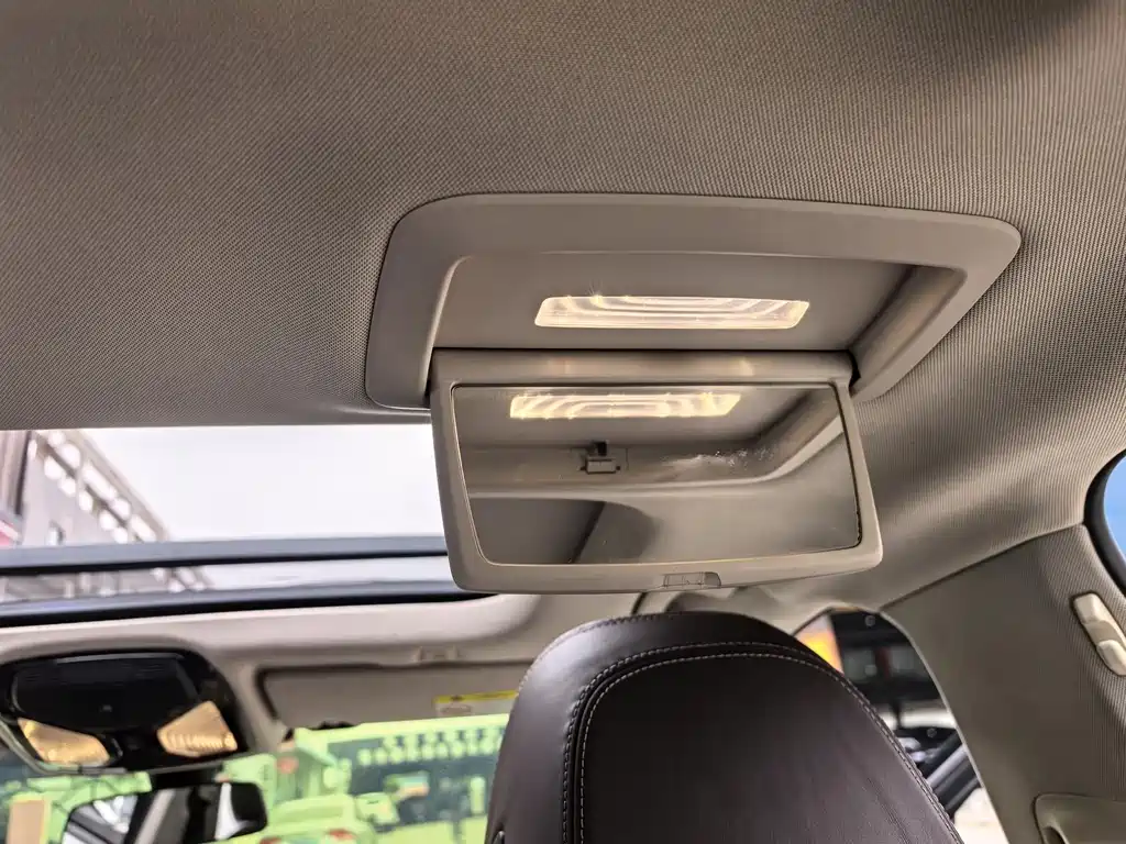 BMW 5 Series New Energy — фото 24