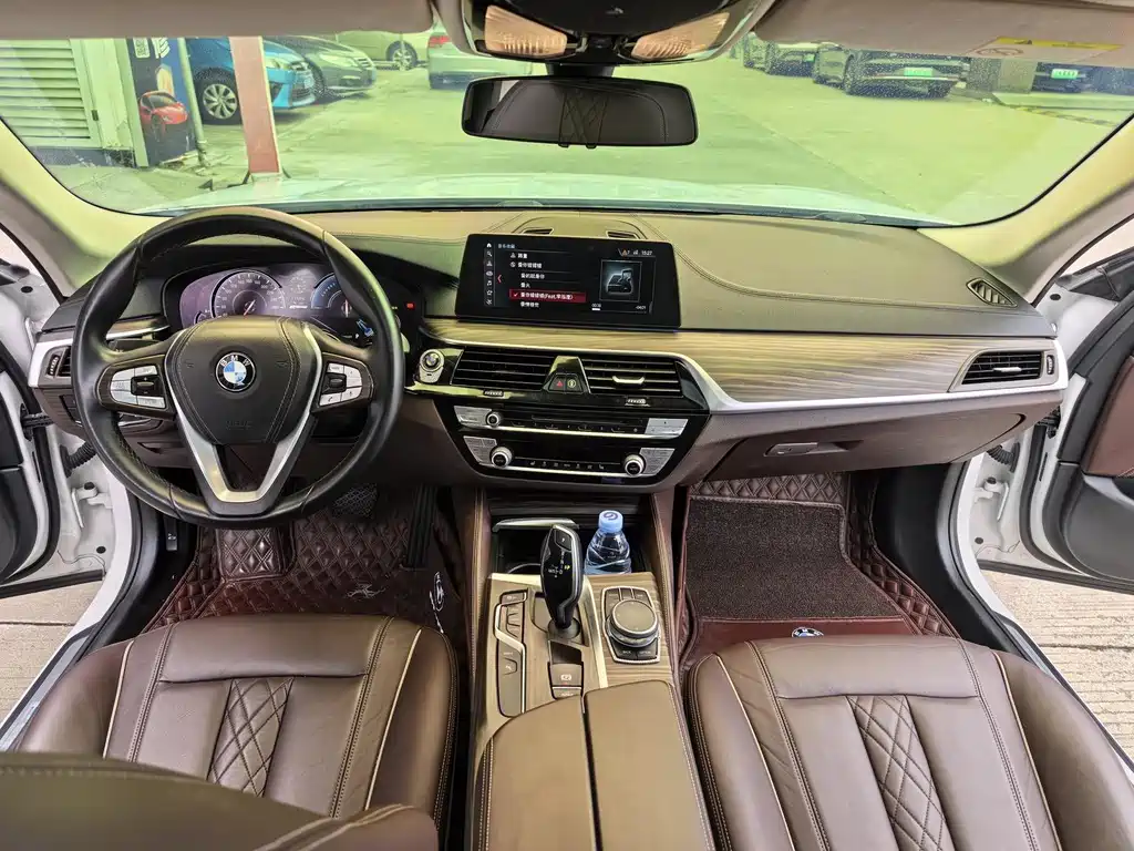BMW 5 Series New Energy — фото 7