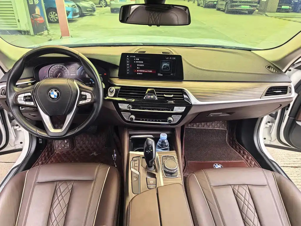 BMW 5 Series New Energy — фото 9