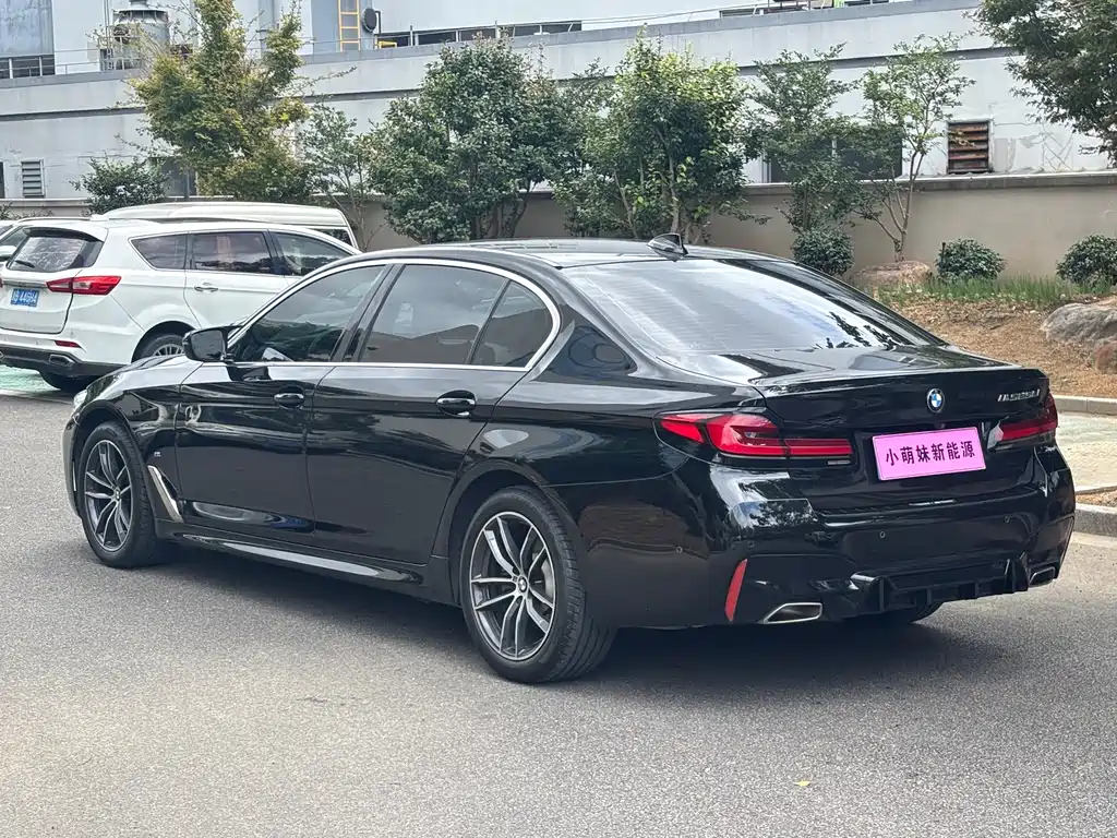 BMW 5 Series — фото 20