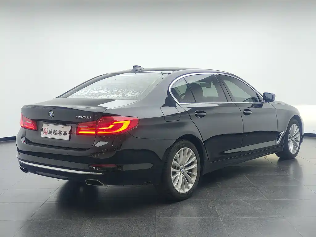 BMW 5 Series — фото 13
