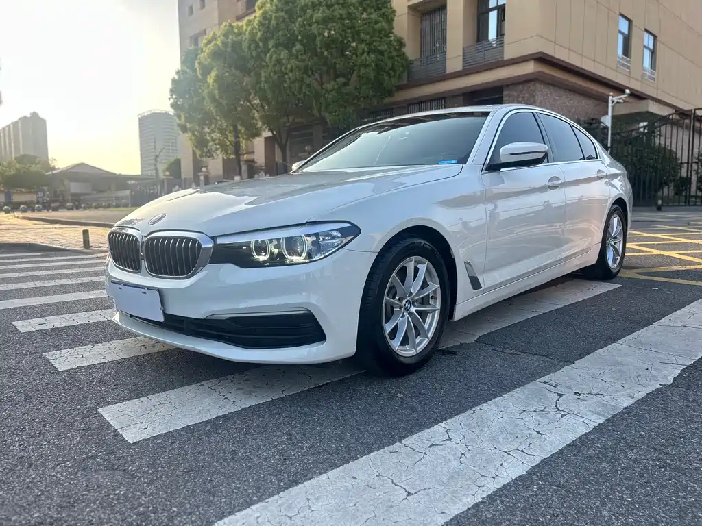 BMW 5 Series (Import) — фото 2
