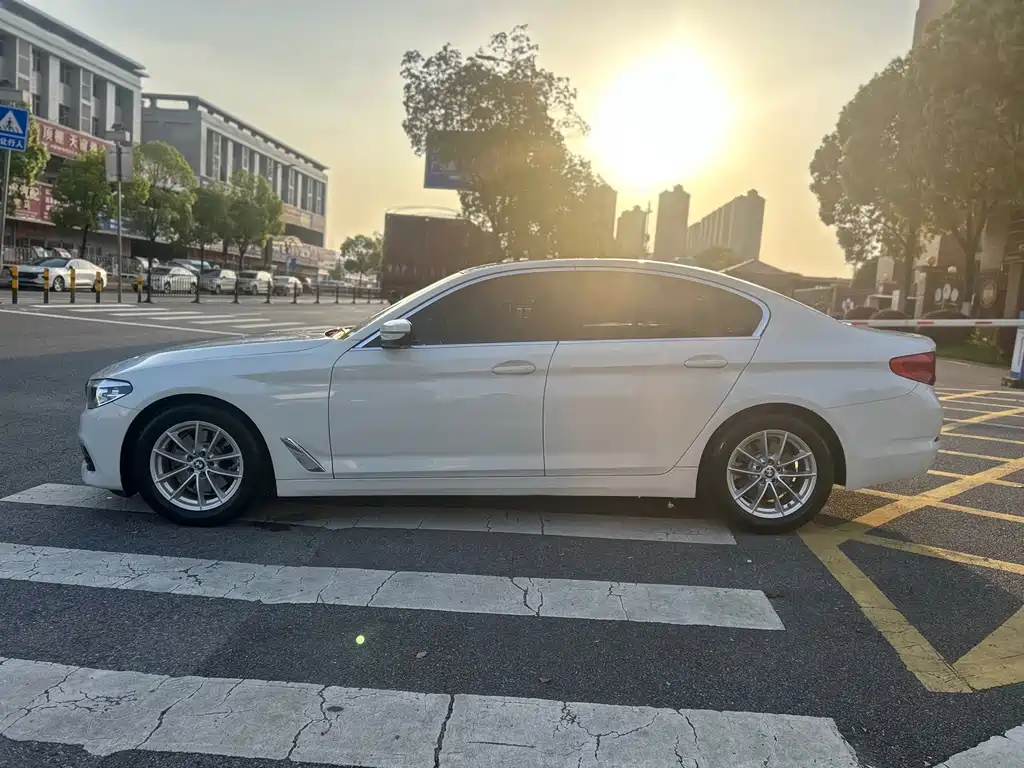 BMW 5 Series (Import) — фото 7
