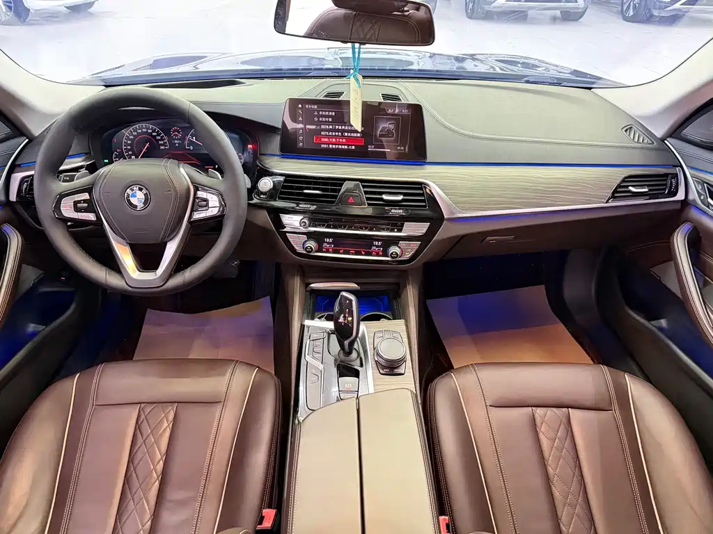 BMW 5 Series — фото 4