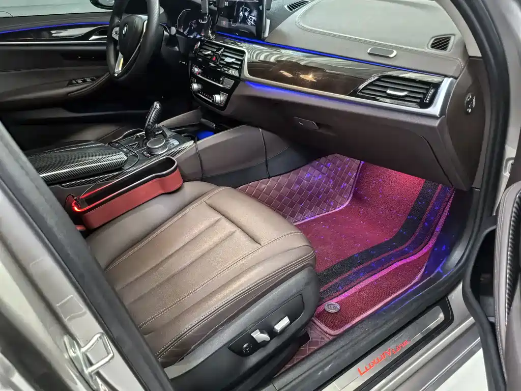 BMW 5 Series — фото 12
