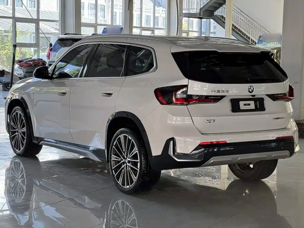BMW X1 — фото 7