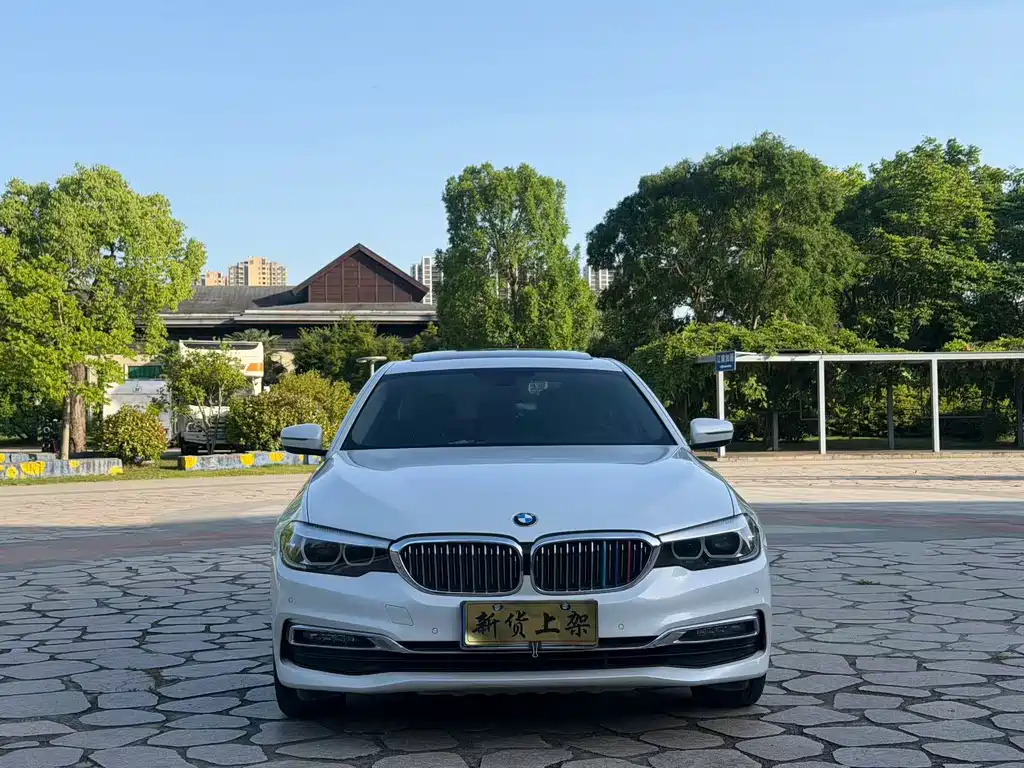BMW 5 Series — фото 2
