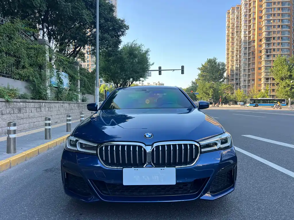 BMW 5 Series — фото 2