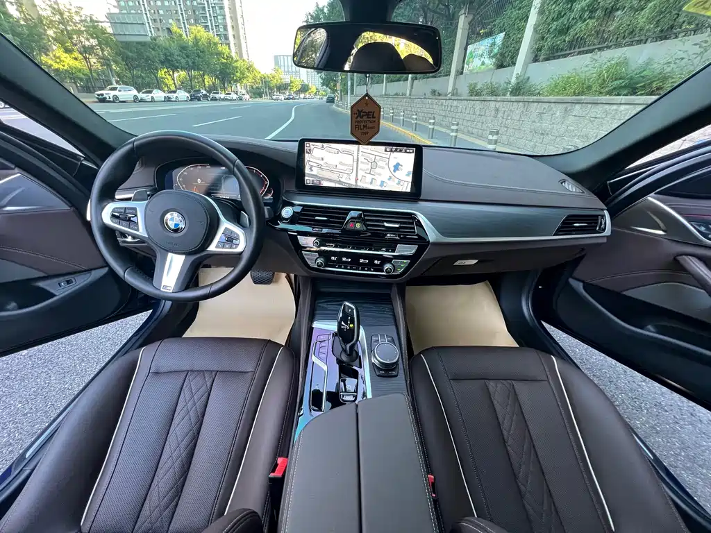 BMW 5 Series — фото 10