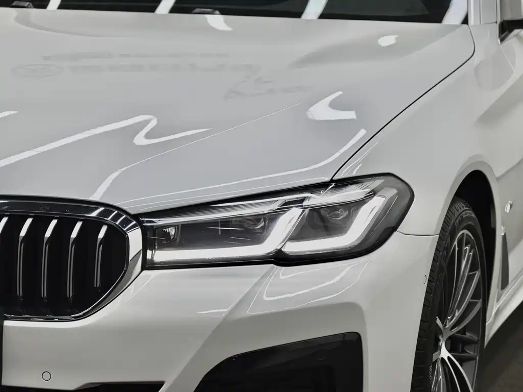 BMW 5 Series — фото 30