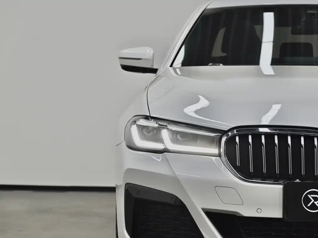 BMW 5 Series — фото 31