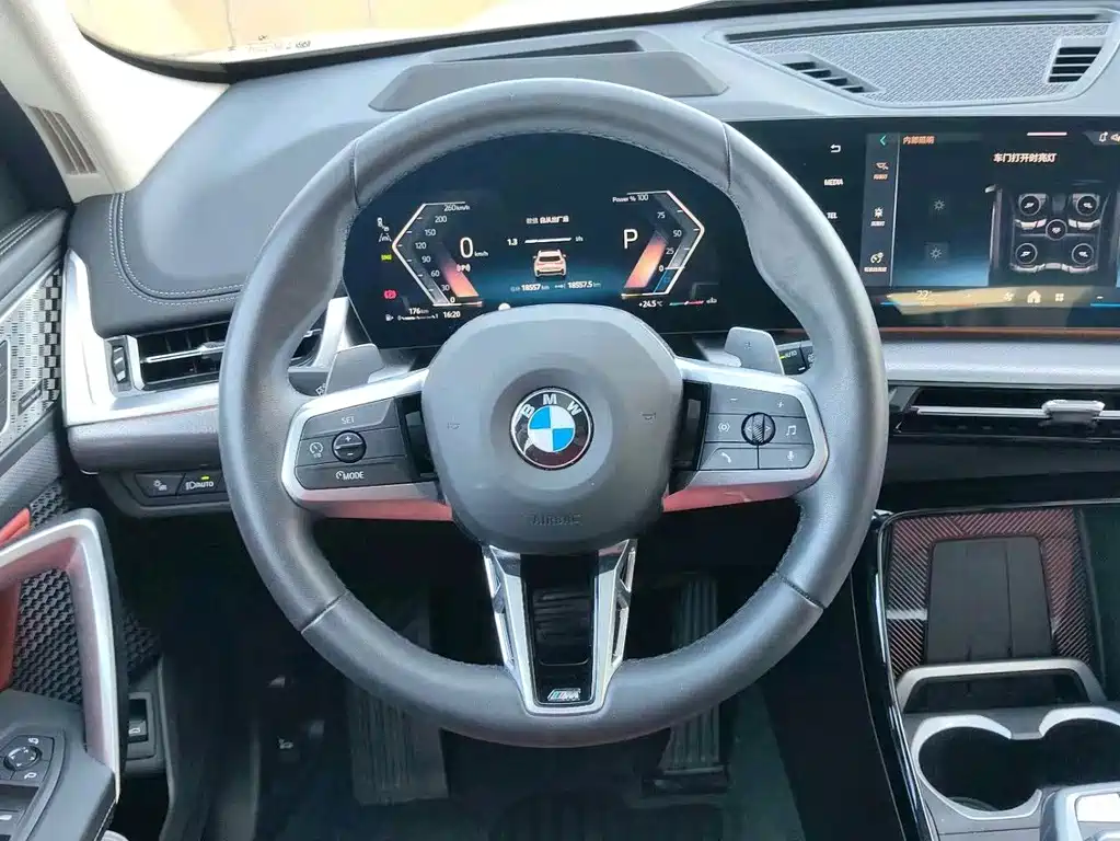 BMW X1 — фото 11